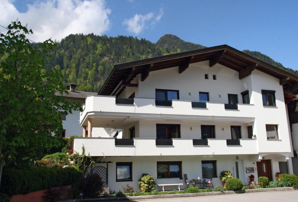 Ferienwohnung Kreidl Schlitters Exterior photo